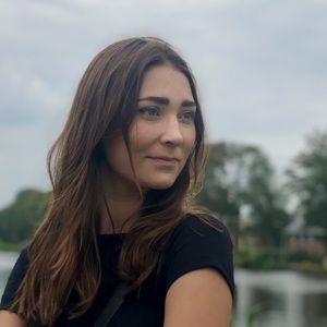 Meet your Posher, Claire